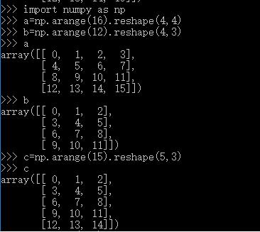 numpy 进行数组拼接,分别在行和列上合并的实例